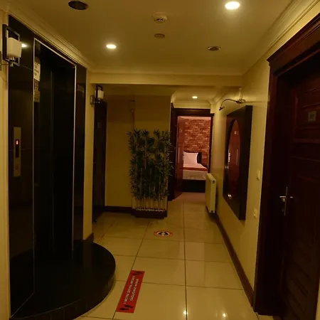 Hotel Selis *